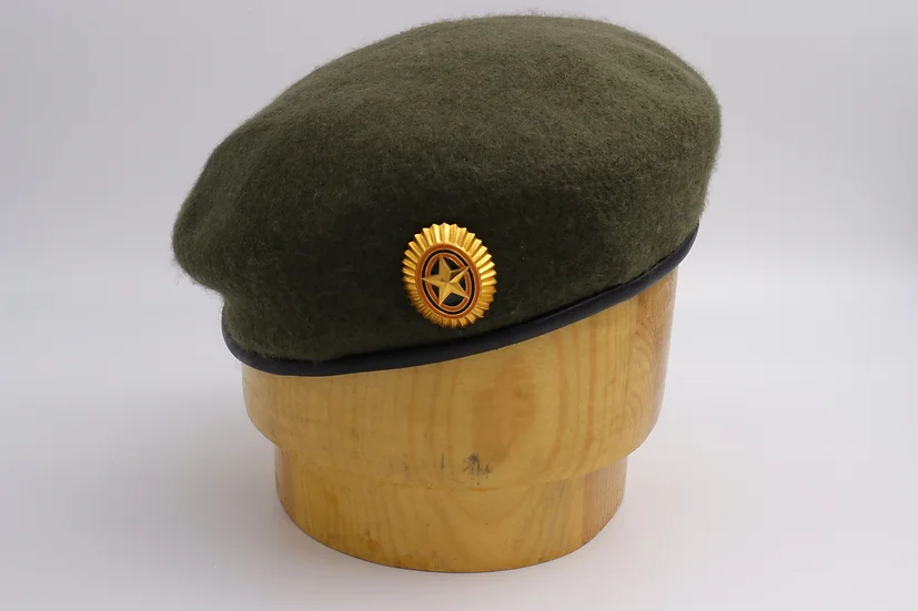 Берет оливковый для военнослужащих сухопутных войск